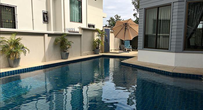 Beautiful 2-storey House with Pool Pattaya Thani, Bang Lamung, Chonburi